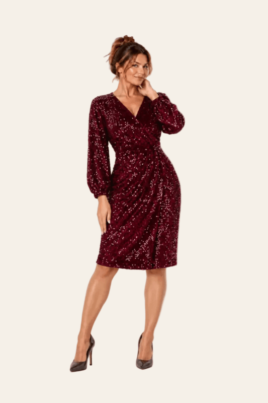 Vooraanzicht van rode LMB Boutique midi-avondjurk met pailletten, lange mouwen en elastische taille.
