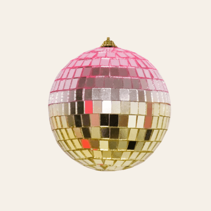 Roze gouden disco kerstbal van 25 x 25 x 25 cm met spiegelmozaïek in roze, zilver en goud als opvallende kerstdecoratie