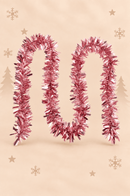 Roze lametta kerstslinger van 200 cm met glanzende kunststof stroken als feestelijke decoratie voor kerstboom en interieur