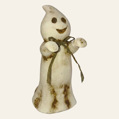 Schattig spookje staand met strikje voor halloween