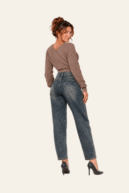 Achteraanzicht van blauwe LMB Boutique slim fit damesjeans met achterzakken.