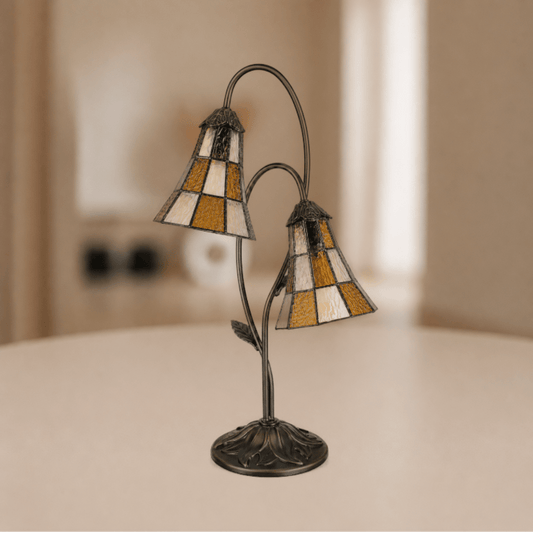 Tiffany tafellamp met twee lelievormige glas-in-loodkappen en florale stelen