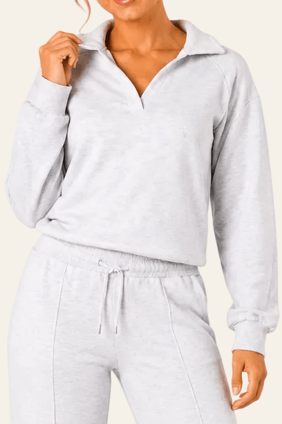 Two-piece women's set with polo collar and wide-leg trousers