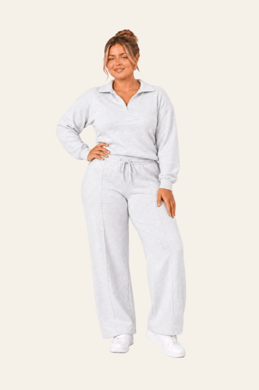 Two-piece women's set with polo collar and wide-leg trousers