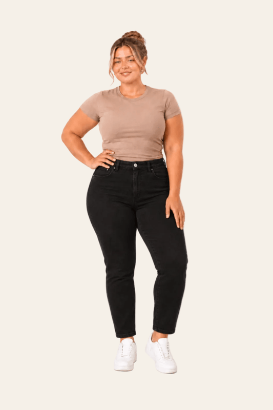 Classic slim-fit women's jeans with a regular waist