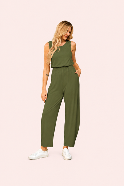 Mouwloze jumpsuit met geplooide details