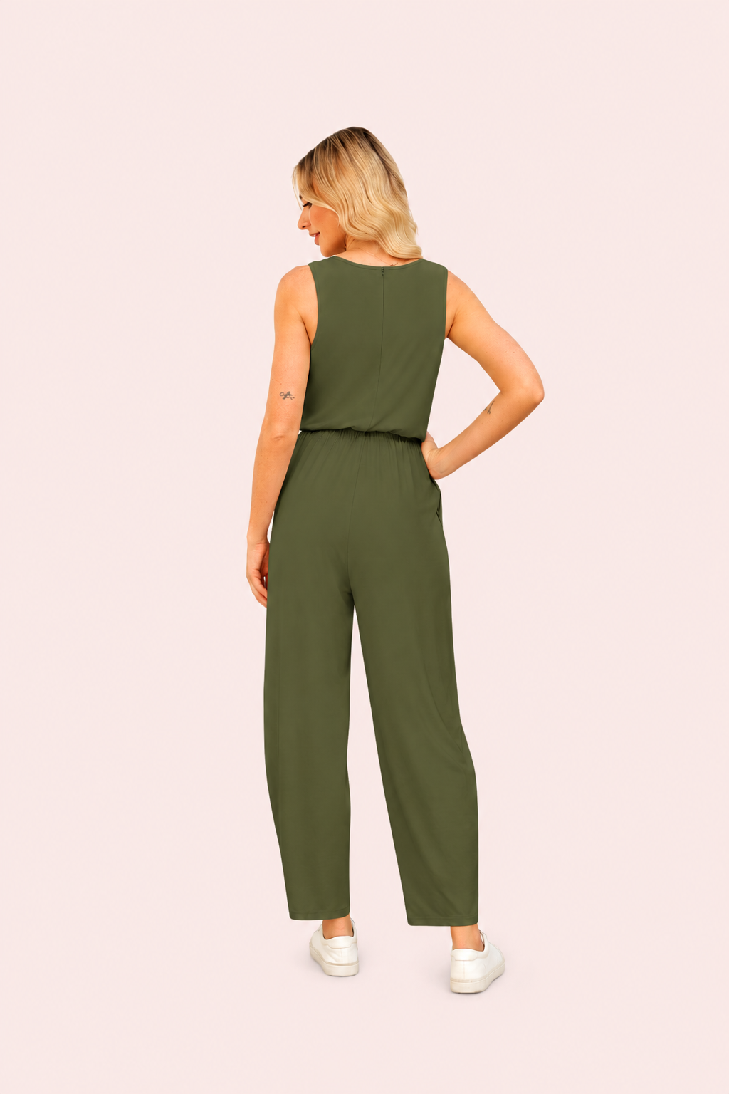 Mouwloze jumpsuit met geplooide details
