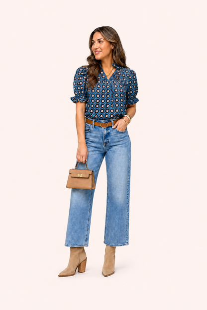 Lichtblauwe blouse met retro bloemenprint