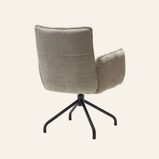 Nova draaibare armstoel in beigekleur met pocketvering, achteraanzicht met ergonomisch gevormde zitting en rugleuning.