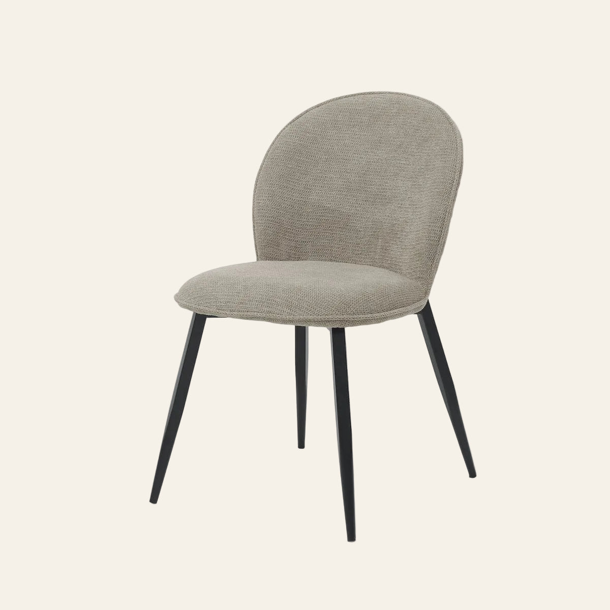 Cuba eetkamerstoel in beigekleur, vooraanzicht met ergonomisch gevormde zitting.
