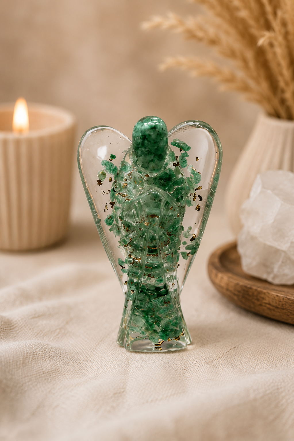 Orgonite Engel Figuur Met Groene Apatiet Edelstenen En Koperen Snippers