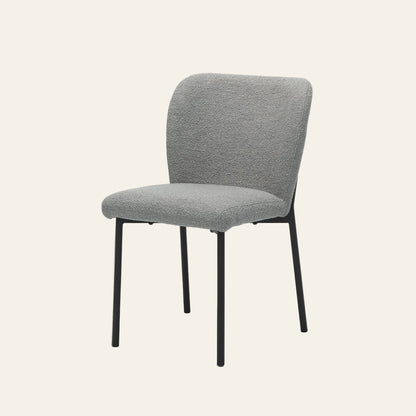 Ventura eetkamerstoel in staalkleur, vooraanzicht met ergonomisch gevormde zitting.