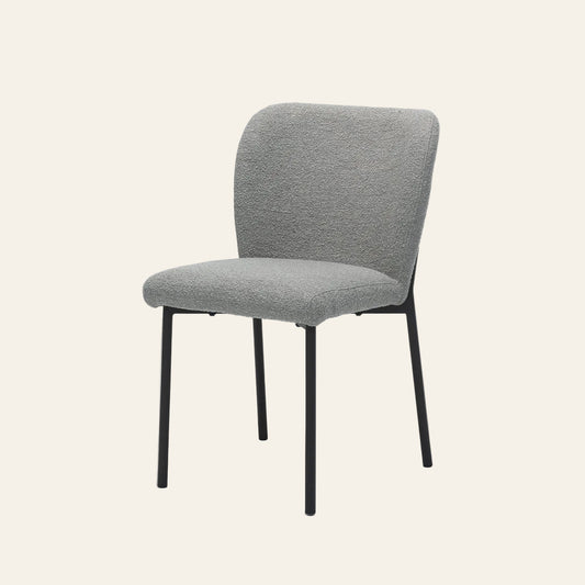 Ventura eetkamerstoel in staalkleur, vooraanzicht met ergonomisch gevormde zitting.